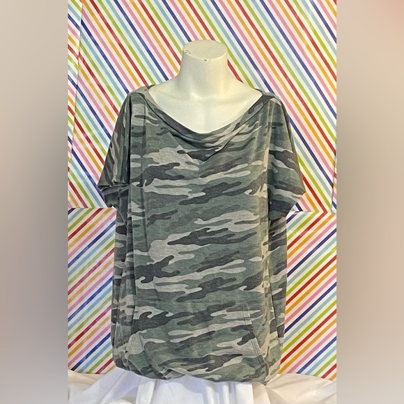 First Love Camp off The Shoulder Short sleeve top  large - Picture 8 of 13